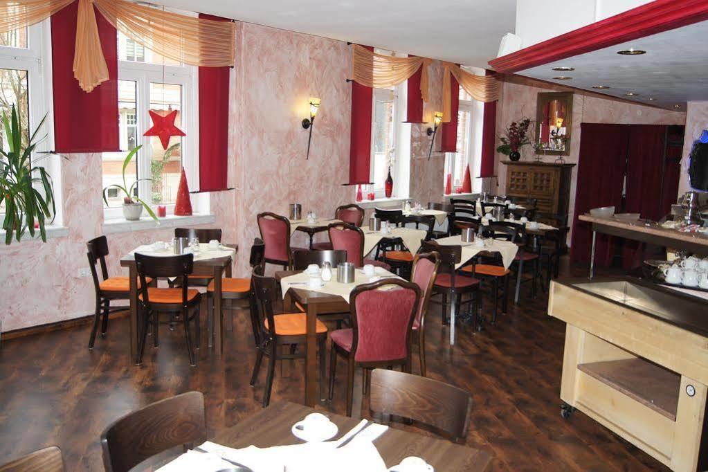 Hotel "Drei Rosen" Ohg Regina & Hans - Peter Fassbinder Leinefelde-Worbis Bagian luar foto